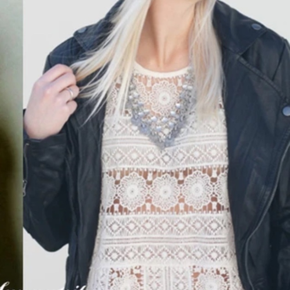 Anthropologie‎ Cream Lace/crochet Top - Size Small Sheer - Picture 3 of 9